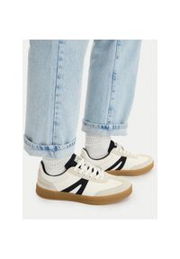 Sneakersy Guess Jeans. Kolor: biały #1