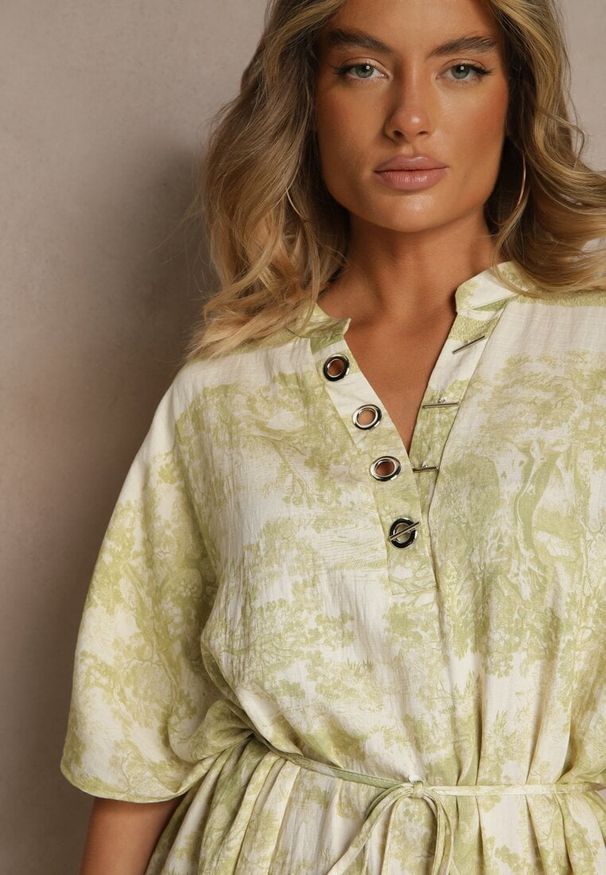 Renee - Zielona Sukienka Oversize z Wiskozą i Abstrakcyjnym Motywem Lunisana. Okazja: na co dzień. Kolor: zielony. Materiał: wiskoza. Typ sukienki: oversize. Styl: casual, elegancki