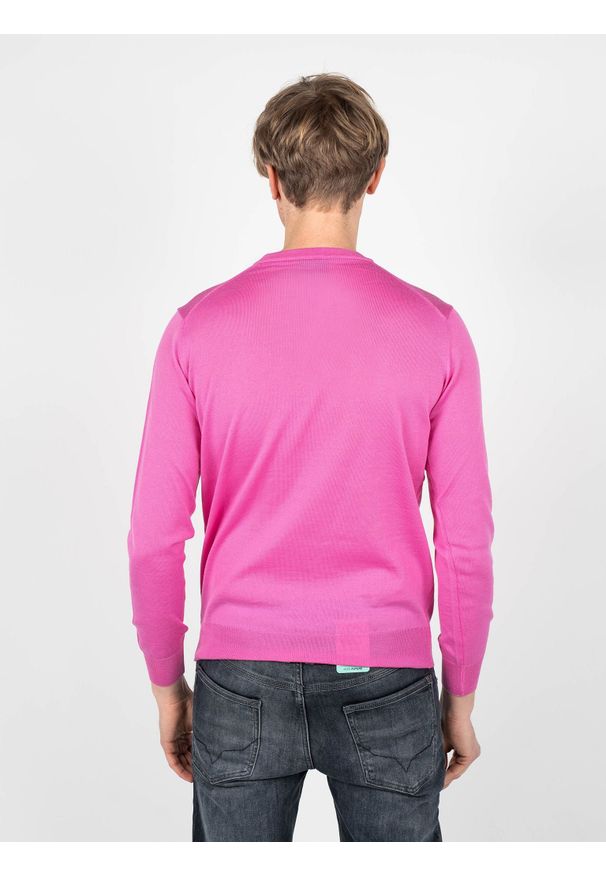 Plein Sport Sweter "Merino" | MPPS90148 | Mężczyzna | Różowy. Okazja: na co dzień. Kolor: różowy. Materiał: wełna. Wzór: aplikacja. Styl: sportowy