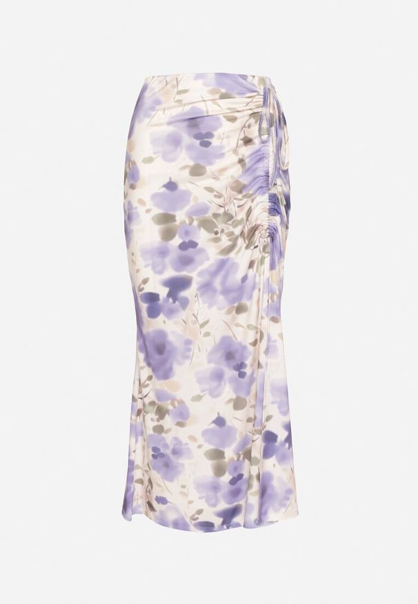 Born2be - Jasnofioletowa Spódnica w Kwiaty z Marszczeniem i Rozcięciem na Nogę Atessira. Okazja: na spacer, na co dzień. Kolor: fioletowy. Wzór: kwiaty. Sezon: wiosna. Styl: casual, klasyczny