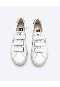 Veja - VEJA - Skórzane sneakersy Esplar. Zapięcie: pasek. Kolor: biały. Materiał: skóra. Wzór: napisy, paski, aplikacja #6