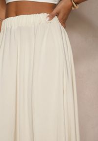 Renee - Beżowa Spódnica z Wiskozą o Rozkloszowanym Kroju Addlia. Okazja: na co dzień. Kolor: beżowy. Materiał: wiskoza. Styl: elegancki, casual #3
