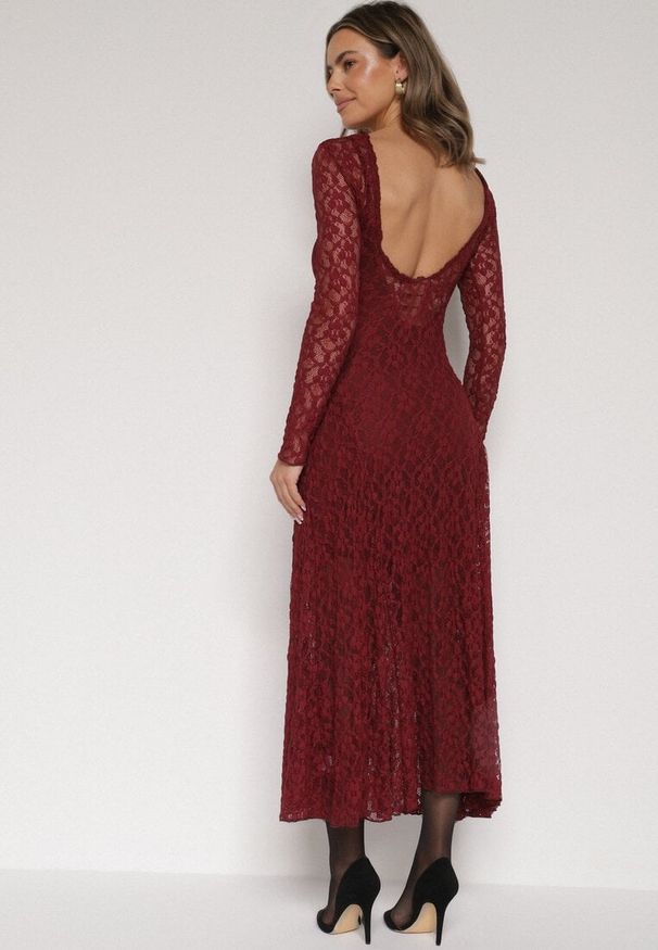 Born2be - Bordowa Koronkowa Sukienka Taliowana z Odkrytymi Plecami Talifera. Kolor: czerwony. Materiał: koronka. Długość rękawa: na ramiączkach. Wzór: koronka. Styl: elegancki, klasyczny