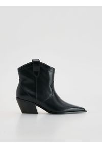Reserved - Skórzane botki na obcasie - czarny. Kolor: czarny. Materiał: skóra. Obcas: na obcasie. Wysokość obcasa: średni #1