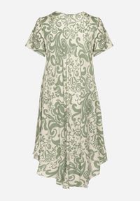 Born2be - Zielona Rozkloszowana Sukienka z Wiskozy z Geometrycznym Wzorem Emisova. Okazja: na co dzień. Kolor: zielony. Materiał: wiskoza. Długość rękawa: krótki rękaw. Wzór: geometria. Styl: casual, elegancki #2