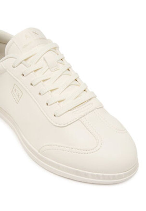 Armani Exchange Sneakersy XW001668 AF17628 U0011 Biały. Kolor: biały. Materiał: skóra