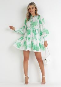 Born2be - Zielona Sukienka Mini z Gumką w Pasie i Materiałowym Paskiem Alisaine. Typ kołnierza: kokarda. Kolor: zielony. Materiał: materiał. Wzór: kwiaty. Sezon: lato, wiosna. Długość: mini #5