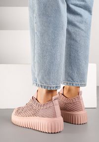Renee - Różowe Sneakersy Vices na Platformie z Ażurową Cholewką Lumerise. Okazja: na co dzień. Kolor: różowy. Szerokość cholewki: normalna. Wzór: ażurowy. Obcas: na platformie #6