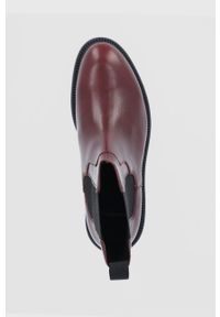 vagabond - Vagabond Sztyblety skórzane damskie kolor bordowy na płaskim obcasie. Nosek buta: okrągły. Kolor: czerwony. Materiał: materiał, guma. Obcas: na obcasie. Wysokość obcasa: niski