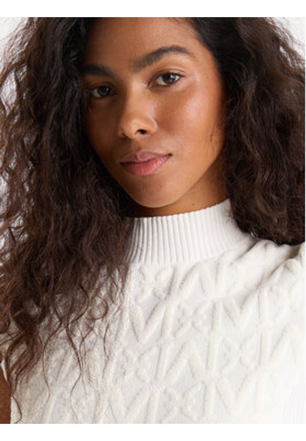 Marciano Guess Sukienka codzienna 4BGK0A 5661Z Beżowy Bodycon Fit. Okazja: na co dzień. Kolor: beżowy. Materiał: syntetyk. Typ sukienki: bodycon, proste. Styl: casual