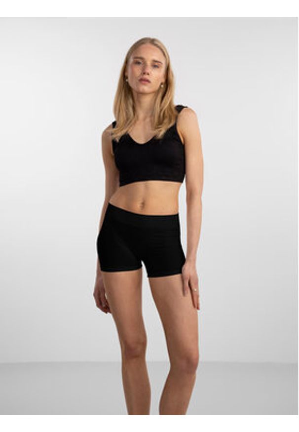 Pieces Szorty materiałowe 17065440 Czarny Slim Fit. Kolor: czarny. Materiał: syntetyk