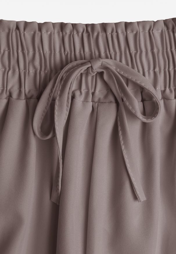 Renee - Szare Spodnie High Waist z Szerokimi Nogawkami z Wiskozą Wykończone Gumką w Talii Crisantas. Okazja: na spotkanie biznesowe, na co dzień, na spacer. Stan: podwyższony. Kolor: szary. Materiał: wiskoza. Styl: elegancki, biznesowy, casual