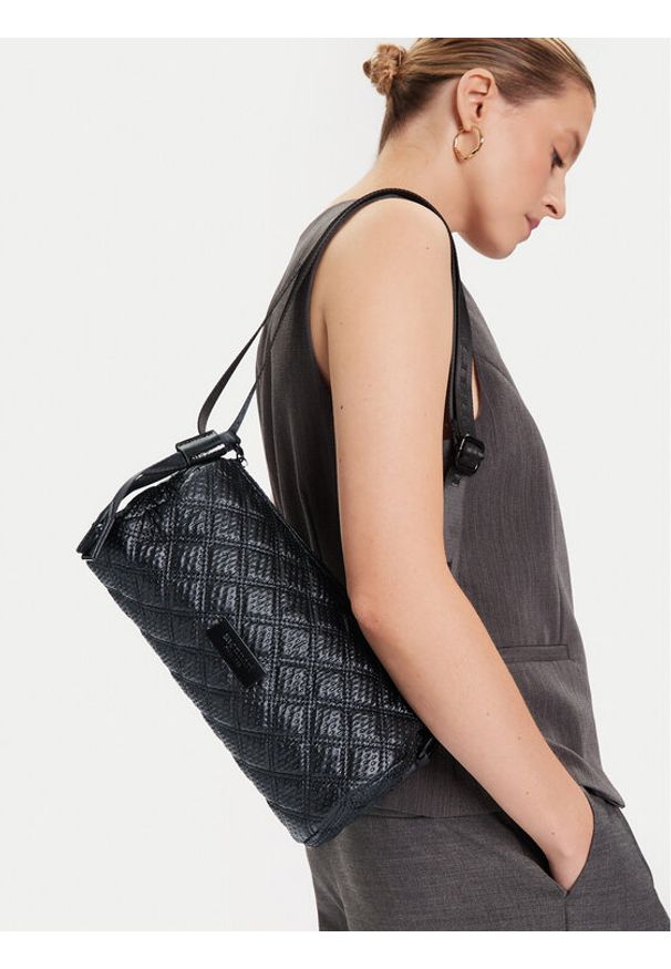 Monnari Torebka TORIMP0-24Z-BAG4401-KM20 Czarny. Kolor: czarny. Materiał: skórzane