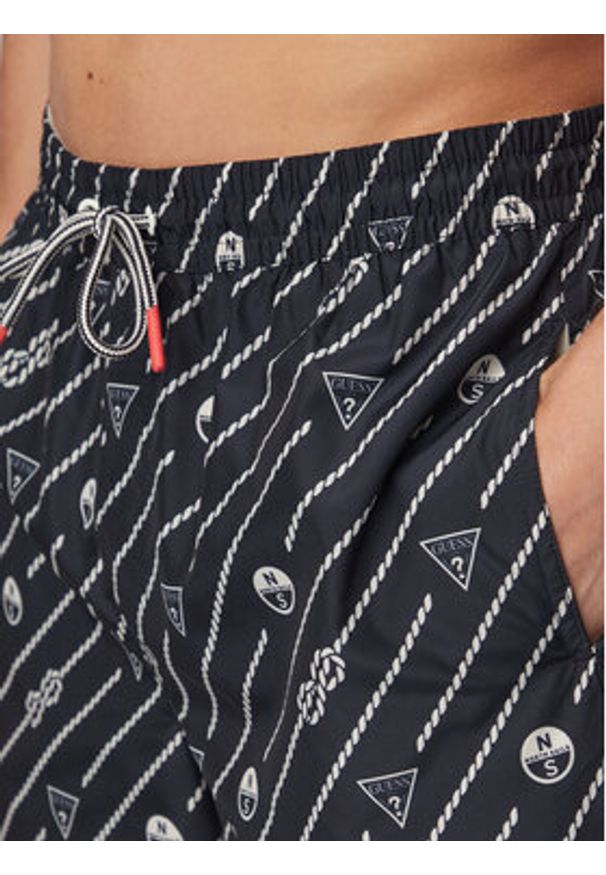 Guess Szorty kąpielowe M6GZ20 W2170 Granatowy Regular Fit. Kolor: niebieski. Materiał: syntetyk