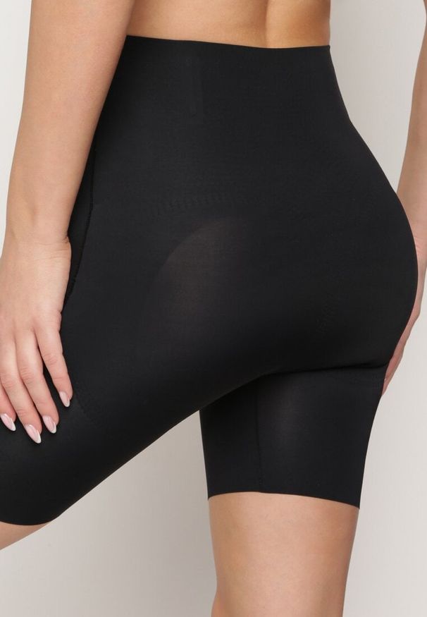 Born2be - Czarne Elastyczne Modelujące Majtki Push-Up z Wysokim Stanem Esubia. Stan: podwyższony. Kolor: czarny. Wzór: gładki