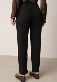 Born2be - Czarne Eleganckie Spodnie Cygaretki z Wysokim Stanem i Paskiem z Klamerką Diminas. Okazja: na co dzień. Stan: podwyższony. Kolor: czarny. Materiał: lakier. Wzór: gładki. Styl: elegancki #5