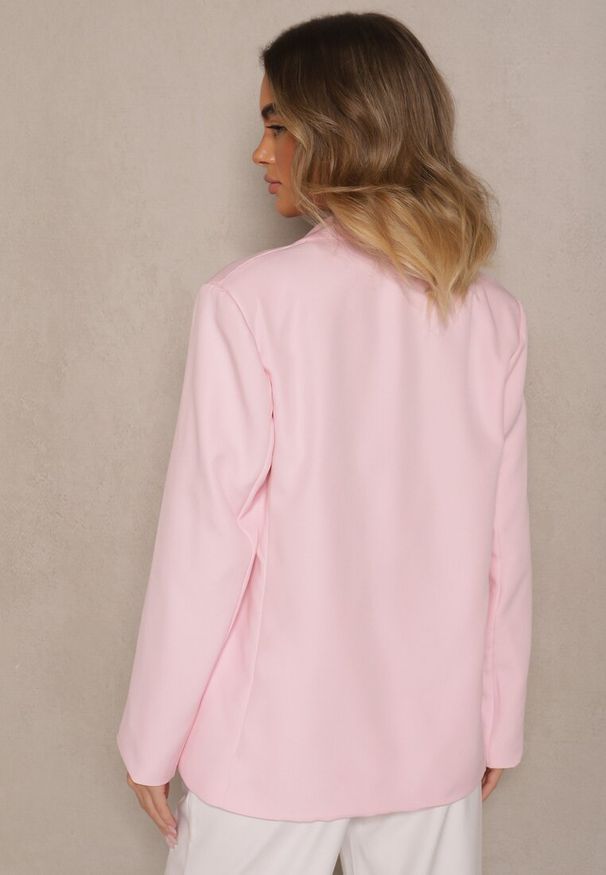 Renee - Różowa Marynarka Dwurzędowa z Usztywnionymi Ramionami Emivori. Okazja: na co dzień. Kolor: różowy. Materiał: jeans. Styl: casual, elegancki