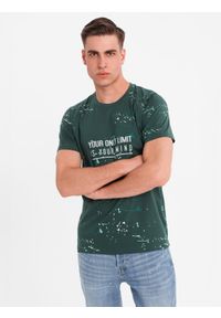 Ombre Clothing - Męski t-shirt z nadrukiem i okrągłym dekoltem – zielony V3 - Rozmiar: XL. Okazja: na co dzień. Kolor: zielony. Materiał: bawełna, materiał, dzianina. Długość rękawa: krótki rękaw. Długość: krótkie. Wzór: nadruk. Styl: sportowy, casual #10