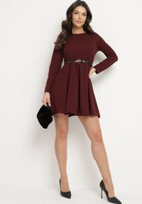 Born2be - Bordowa Elegancka Sukienka o Rozkloszowanym Kroju Temitonia. Kolor: czerwony. Długość rękawa: długi rękaw. Styl: elegancki #7