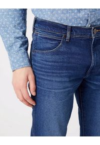 Wrangler - WRANGLER LARSTON MĘSKIE SPODNIE JEANSOWE SPECIAL W18SU829E