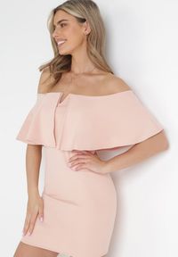 Born2be - Różowa Sukienka Mini Hiszpanka z Szeroką Falbaną Videla. Typ kołnierza: dekolt hiszpanka. Kolor: różowy. Długość rękawa: krótki rękaw. Wzór: aplikacja. Długość: mini #2