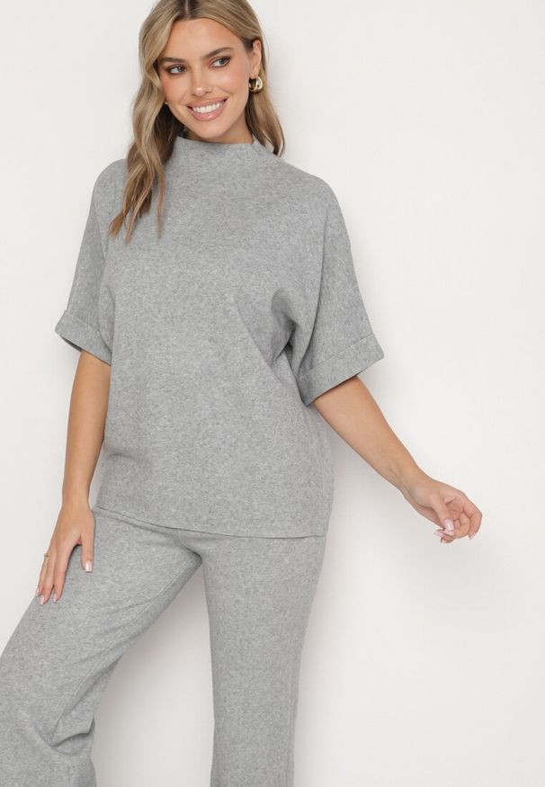 Born2be - Jasnoszary Komplet z Bawełną i Wiskozą Sweter Typu Nietoperz i Szerokie Spodnie Sassilia. Kolor: szary. Materiał: wiskoza, bawełna