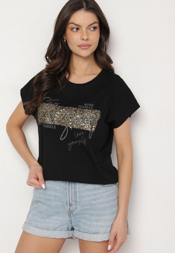 Born2be - Czarny T-shirt z Bawełny Typu Nietoperz z Cyrkoniami i Perełkami Linellis. Okazja: na co dzień. Kolor: czarny. Materiał: bawełna. Wzór: aplikacja. Styl: casual