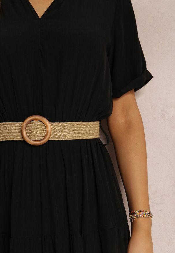 Renee - Czarna Sukienka Pelletier. Okazja: na co dzień, na randkę, na spacer. Typ kołnierza: dekolt w kształcie V. Kolor: czarny. Materiał: tkanina. Sezon: wiosna, lato. Typ sukienki: rozkloszowane, proste. Styl: boho, klasyczny, casual. Długość: maxi