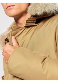 Woolrich Kurtka puchowa Arctic CFWOOU0482MRUT0001 Beżowy Regular Fit. Kolor: beżowy. Materiał: syntetyk