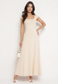 Born2be - Jasnobeżowa Sukienka z Wiskozą o Rozkloszowanym Kroju z Kwadratowym Dekoltem Nalireina. Okazja: na co dzień. Typ kołnierza: dekolt kwadratowy. Kolor: beżowy. Materiał: wiskoza. Typ sukienki: proste, rozkloszowane. Styl: casual, klasyczny #2