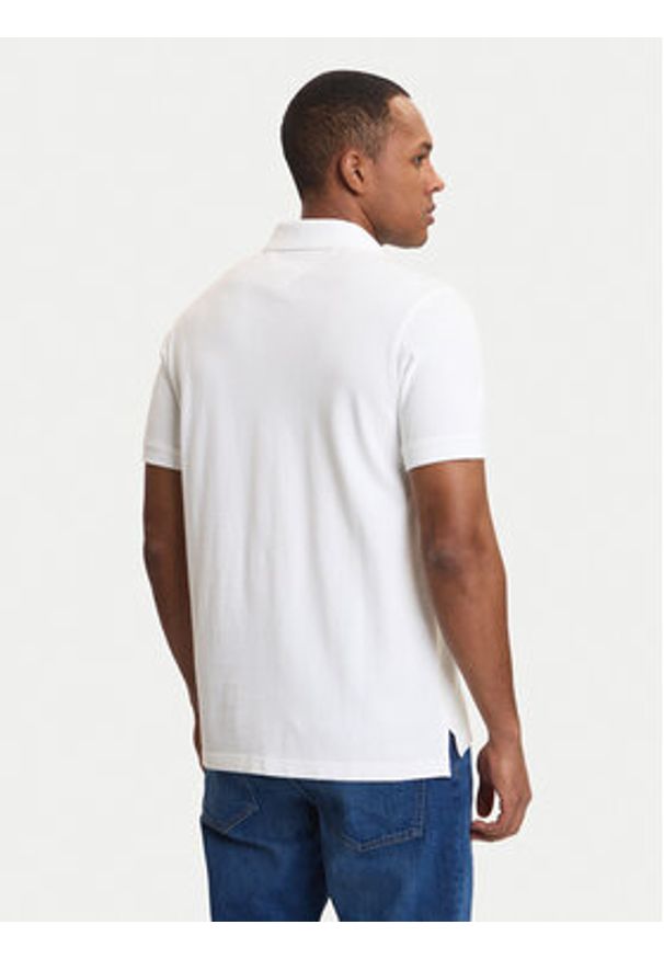 Tommy Jeans Polo DM0DM22711 Biały Regular Fit. Typ kołnierza: polo. Kolor: biały. Materiał: bawełna