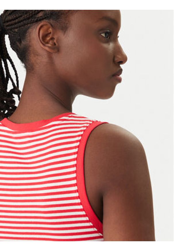 Tommy Jeans Top Essential DW0DW20673 Czerwony Slim Fit. Kolor: czerwony. Materiał: bawełna