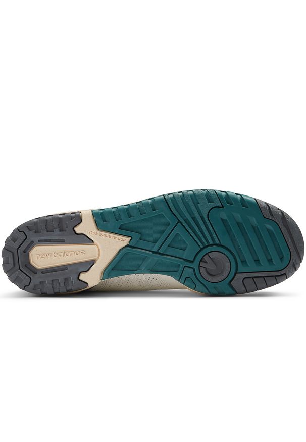 Buty unisex New Balance BB550PTB – białe. Okazja: na co dzień. Kolor: biały. Materiał: skóra. Szerokość cholewki: normalna