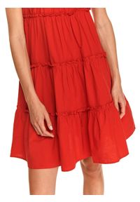 TOP SECRET - Bawełniana sukienka mini z marszczeniami. Kolor: czerwony. Materiał: bawełna. Długość rękawa: na ramiączkach. Sezon: lato. Styl: wakacyjny. Długość: mini #3
