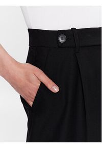 DKNY Spodnie materiałowe P3AKNQ84 Czarny Relaxed Fit. Kolor: czarny. Materiał: materiał, syntetyk #3