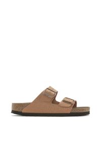 Klapki turystyczne uniseks Birkenstock Arizona Earthy Vegan Pecan. Zapięcie: bez zapięcia. Kolor: brązowy. Materiał: skóra, materiał. Szerokość cholewki: normalna. Sport: turystyka piesza, pływanie #1