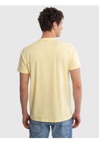 Big-Star - Koszulka męska z nadrukiem żółta Immanuer 200. Okazja: na co dzień. Kolor: żółty. Materiał: jeans, bawełna, skóra. Wzór: nadruk. Sezon: lato. Styl: casual, elegancki #6