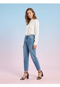 Sinsay - Wiskozowa koszula regular fit z ażurowymi wstawkami - kremowy. Kolor: kremowy. Materiał: wiskoza. Wzór: ażurowy #1