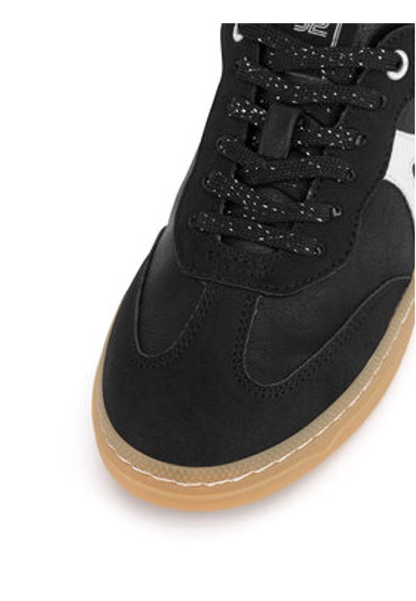 Mustang Sneakersy 1511-303 Czarny. Kolor: czarny. Materiał: materiał