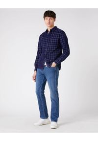 Wrangler - WRANGLER LS 1PKT SHIRT MĘSKA KOSZULA W KRATĘ DŁUGI RĘKAW PATRIOT BLUE W5AE4AX5H 112130095. Długość rękawa: długi rękaw. Długość: długie