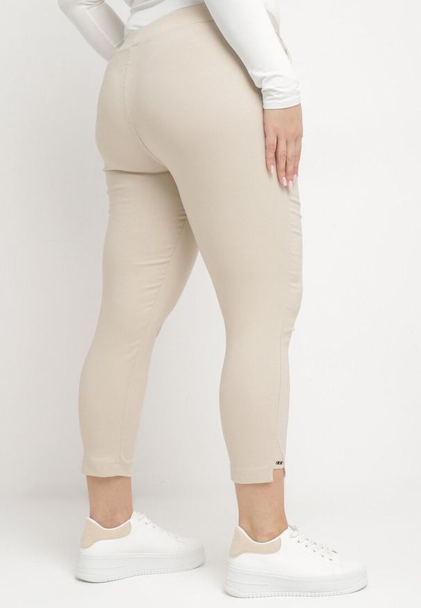 Born2be - Jasnobeżowe Spodnie High Waist z Troczkiem w Pasie Istmena. Okazja: na spotkanie biznesowe, na co dzień. Stan: podwyższony. Kolor: beżowy. Styl: biznesowy, elegancki, casual