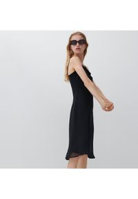 Reserved - Sukienka na ramiączkach - Czarny. Kolor: czarny. Długość rękawa: na ramiączkach #1