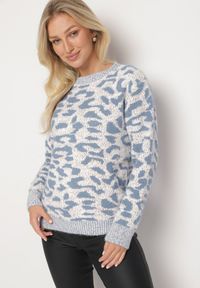 Born2be - Szaro-Niebieski Sweter z Wełną o Klasycznym Kroju Zdobiony Wzorem w Cętki Zinarisa. Kolor: niebieski. Materiał: wełna. Wzór: aplikacja. Sezon: zima. Styl: klasyczny #6