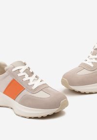 Born2be - Beżowo-Pomarańczowe Sneakersy ze Skóry Naturalnej Ozdobione Wstawkami z Ekozamszu Brialle. Kolor: beżowy. Materiał: skóra. Wzór: aplikacja