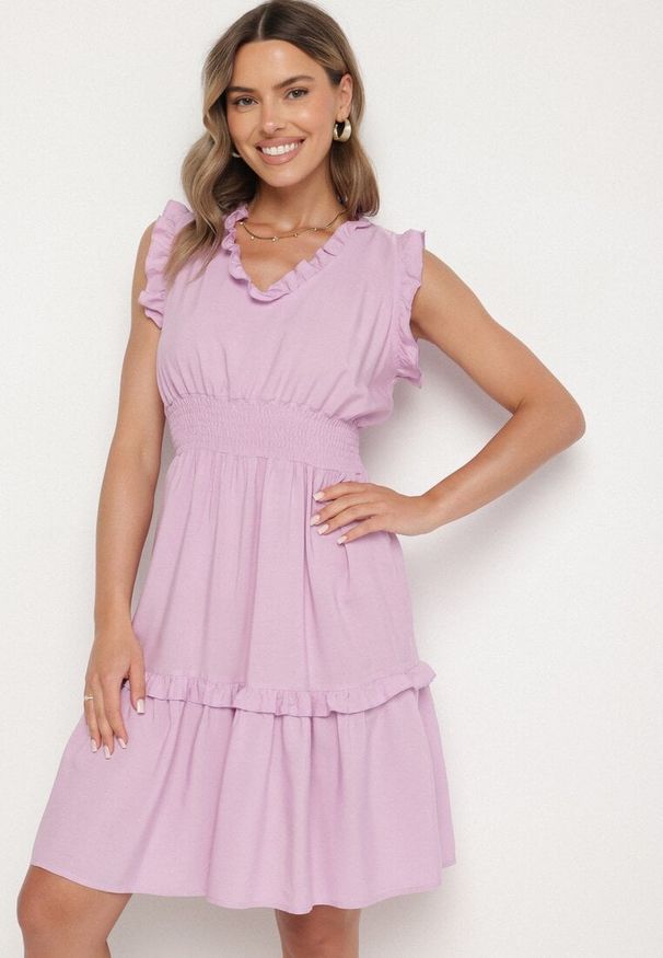 Born2be - Fioletowa Sukienka z Wiskozą o Rozkloszowanym Kroju Bez Rękawów Folerose. Typ kołnierza: dekolt w serek. Kolor: fioletowy. Materiał: wiskoza. Długość rękawa: bez rękawów. Sezon: wiosna, lato. Typ sukienki: rozkloszowane. Styl: elegancki
