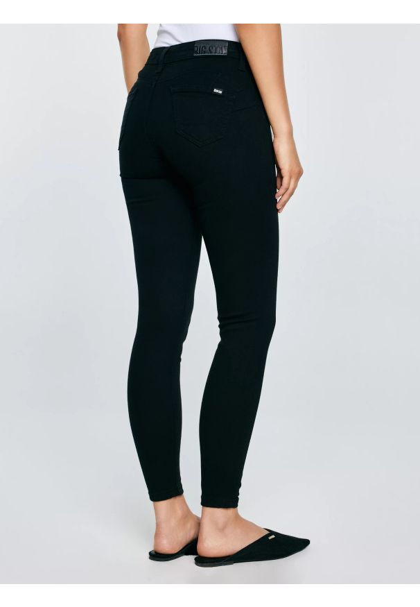 Big-Star - Jeansy damskie push up z wysokim stanem czarne Melinda High Waist 915. Stan: podwyższony. Kolor: czarny. Styl: rockowy, sportowy