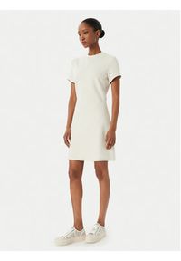 Guess Sukienka codzienna V6GK07 K3002 Écru Regular Fit. Okazja: na co dzień. Kolor: kremowy. Materiał: wiskoza. Typ sukienki: proste. Styl: casual #4