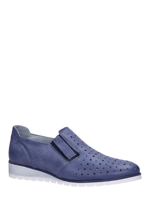 Maciejka - Granatowe półbuty skórzane slip on ażurowe maciejka 03983-17/00-5. Zapięcie: bez zapięcia. Kolor: niebieski. Materiał: skóra. Wzór: ażurowy