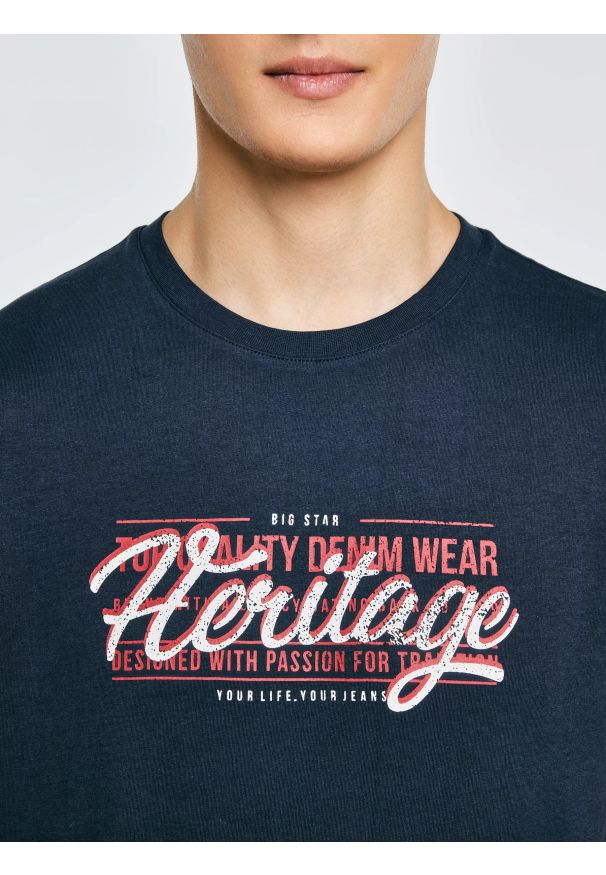 Big-Star - Koszulka męska z nadrukiem granatowa Keren 403. Okazja: na co dzień. Kolor: niebieski. Materiał: dzianina, materiał, bawełna, jeans. Wzór: nadruk. Styl: casual, klasyczny, sportowy