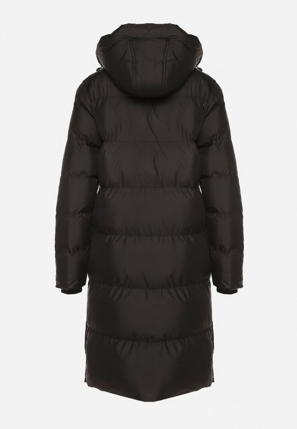 Born2be - Czarna Długa Kurtka Pikowana z Kapturem Genama. Okazja: na spacer, na co dzień. Typ kołnierza: kaptur. Kolor: czarny. Materiał: dzianina, jeans, poliester. Długość: długie. Styl: casual, klasyczny